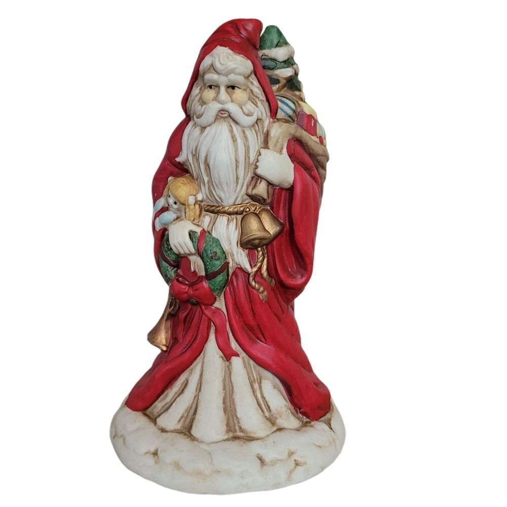 Music santa statue 